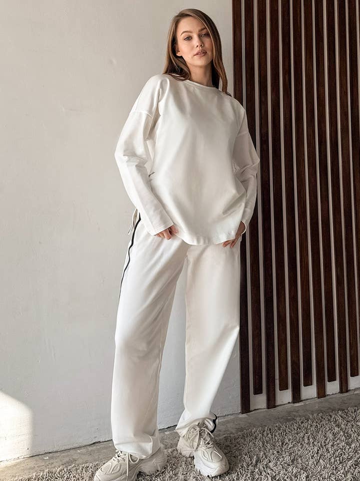 Azuri Fashion Group - Wholesale Lounge Set - Women's - Milk suit with contrasting stripes