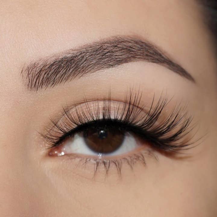 Zola 3D Silk MAGNETIC Lashes - Caliente for wholesale by Ruby May Inc.