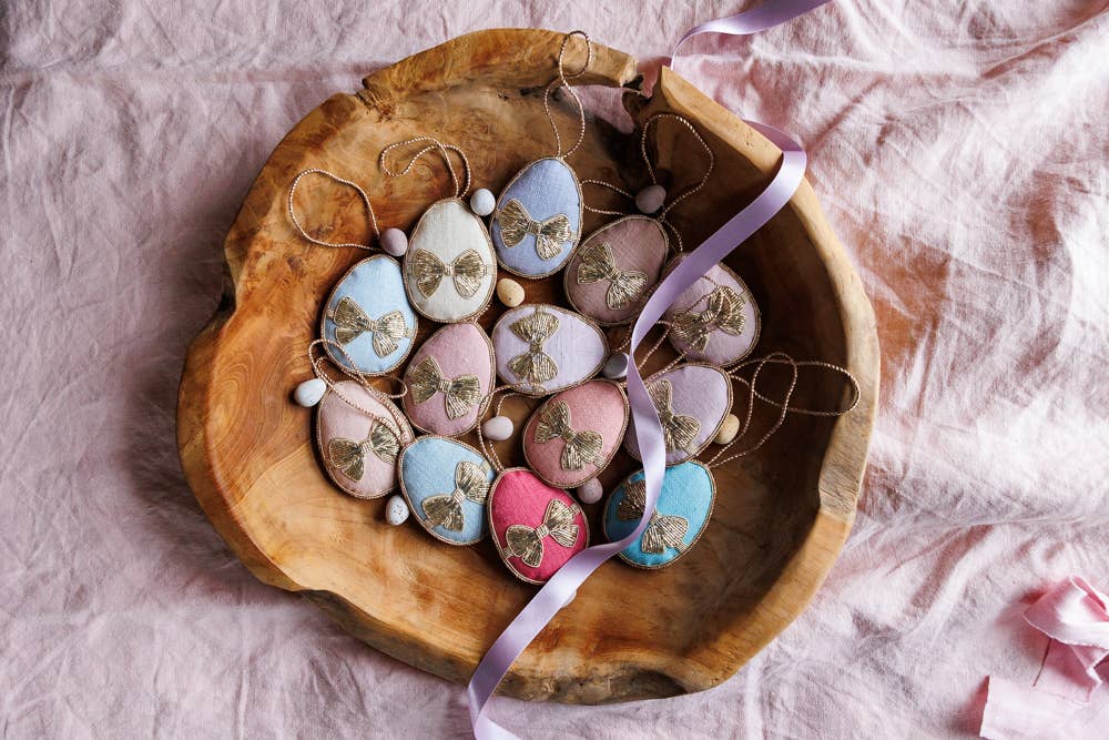 Katie Larmour Linen – wholesale Ornament – (10 pcs) Handmade Easter Bow Egg Linen Spring Ornament Tree2