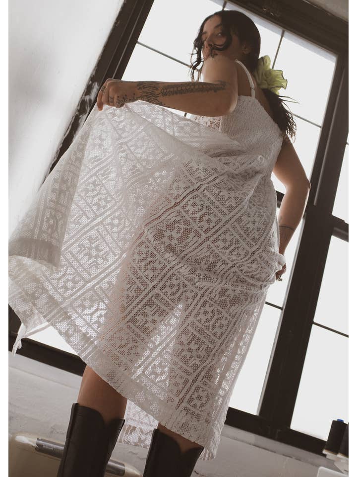 Ajaie Alaie – Großhandel Kleid – Damen – Cottage-Kleid aus Spitze mit Krawatten | Weiß