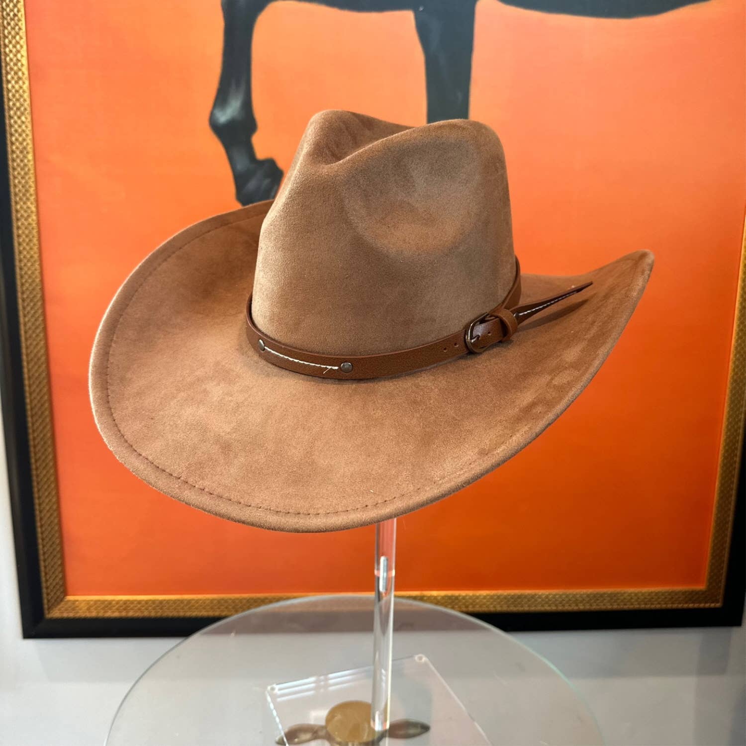 Bella Betty - Vente Chapeau de cowboy – femme - Chapeau de cowboy en daim végétalien à bord rigide avec ceinture en cuir7