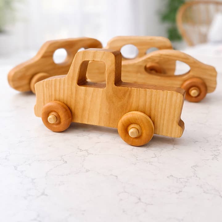 Barnens Träbil för wholesale av La Marée Art