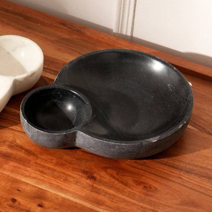 Piatto da portata a due scomparti in pietra naturale nera per la vendita all'ingrosso da parte di Expo Bazaar