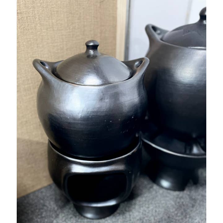 Authentic Origin Colombia - Wholesale Grill Pan/Griddle - La Chamba Clay Pot for Cooking & Brazier - with Charcoal 2