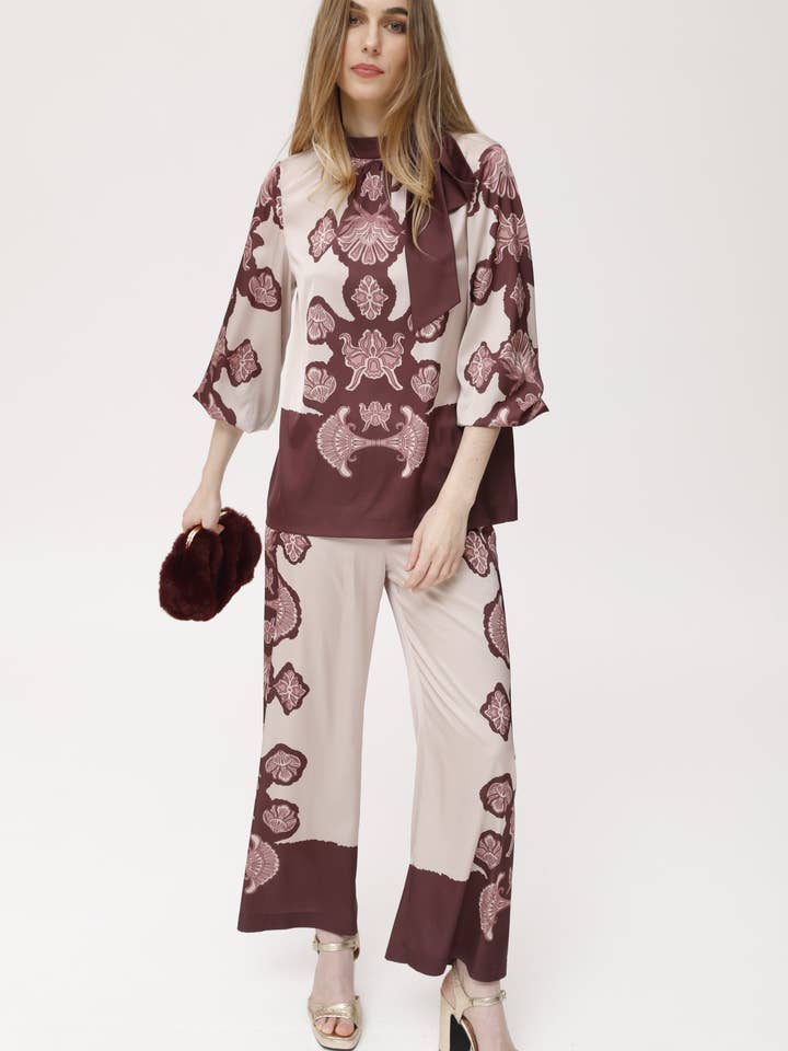 Pantalone Caebo9 stampato posizionato per la vendita all'ingrosso da parte di OKY