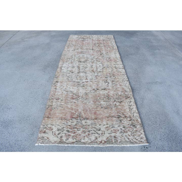 Vintage nött ullmatta i beige och grått för wholesale av Anatolia Loom