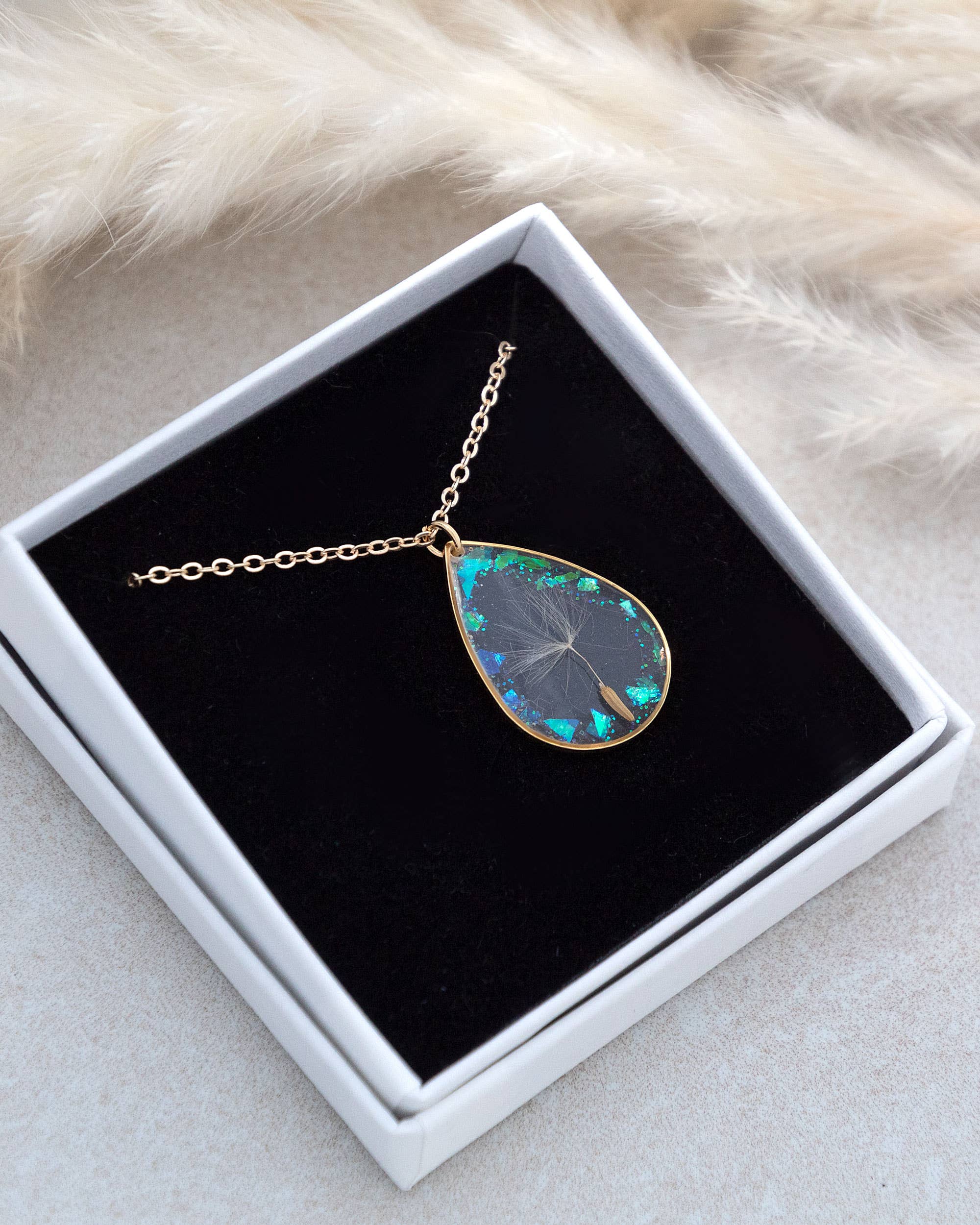 Allie and Posie – wholesale Pendant/charm necklace – Elnora real dandelion iridescent glitter drop necklace13
