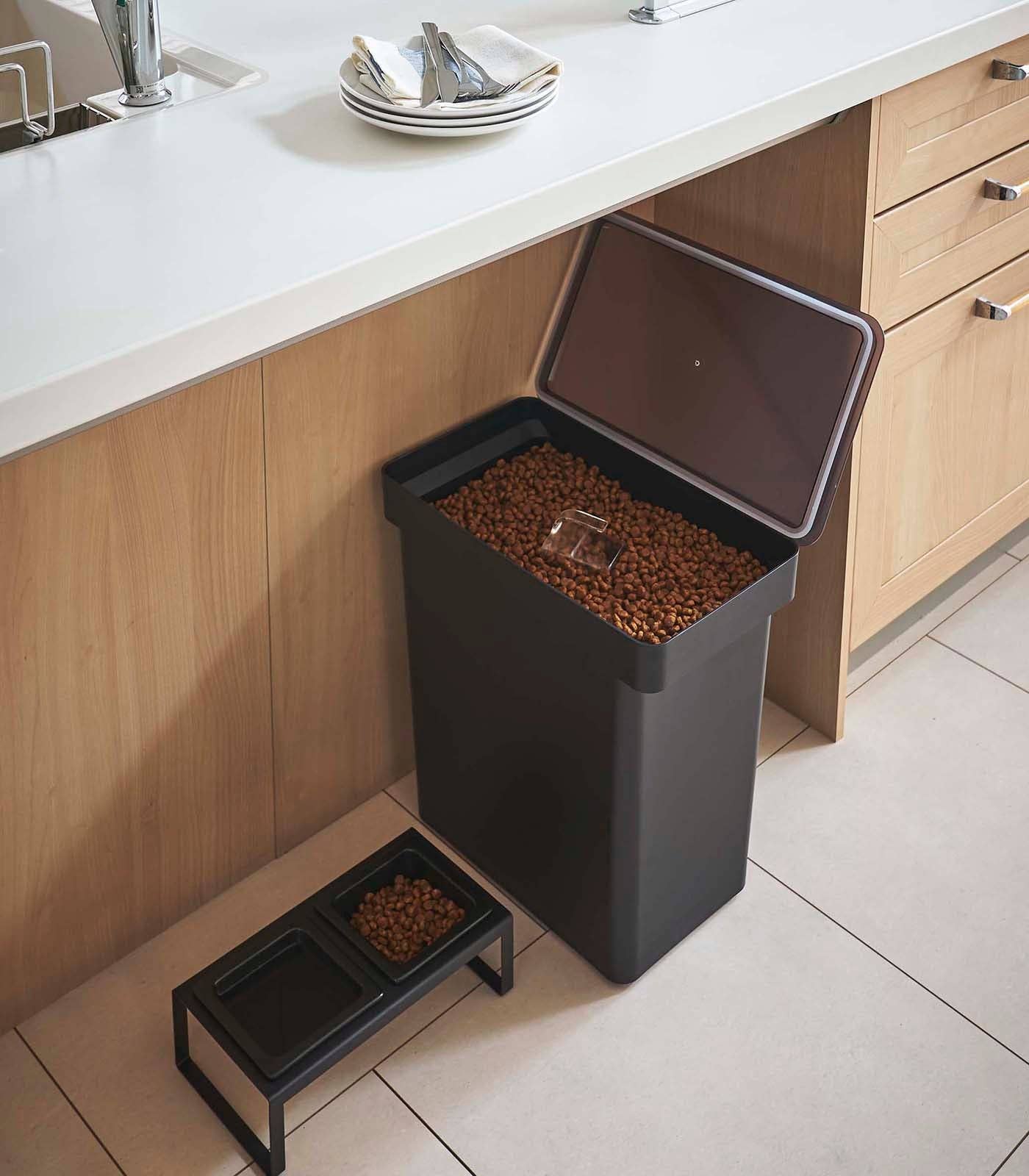 Yamazaki Home - Vente Nourriture – chien - Contenant hermétique pour aliments pour animaux de compagnie Tower Rolling (25 lb)2