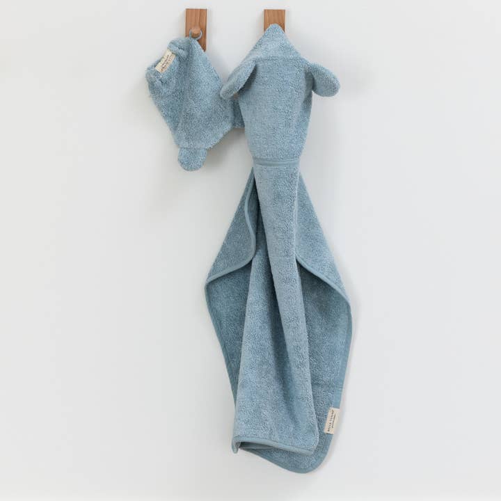 Blue Hooded Towel + Wash Mitt Set Fog for wholesale on Faire4