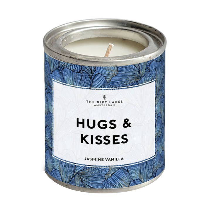 The Gift Label Candle Tin - Hugs & Kisses - (90Gr) for wholesale by Oli Olsen