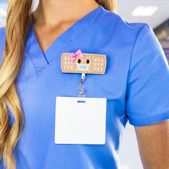 Acclaim Status Company LLC – Engroshandel Badgetilbehør - Dame – Badge Reel Bandaid med maske til sygeplejerske læge Navn Tag Holder med Clip3