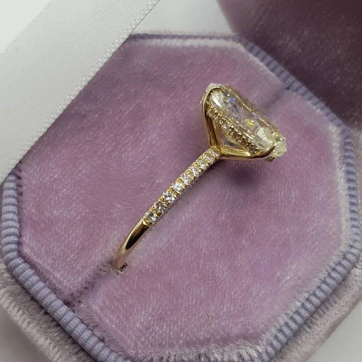 GEMPARA - Wholesale Engagement Ring - 3.00 Carat Crushed Ice Oval Moissanite Hidden Halo Ring1