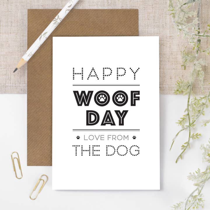 Carte d'anniversaire « Happy Woof Day » de la marque The Dog pour la vente par Coulson Macleod (U.S. Duties Paid)