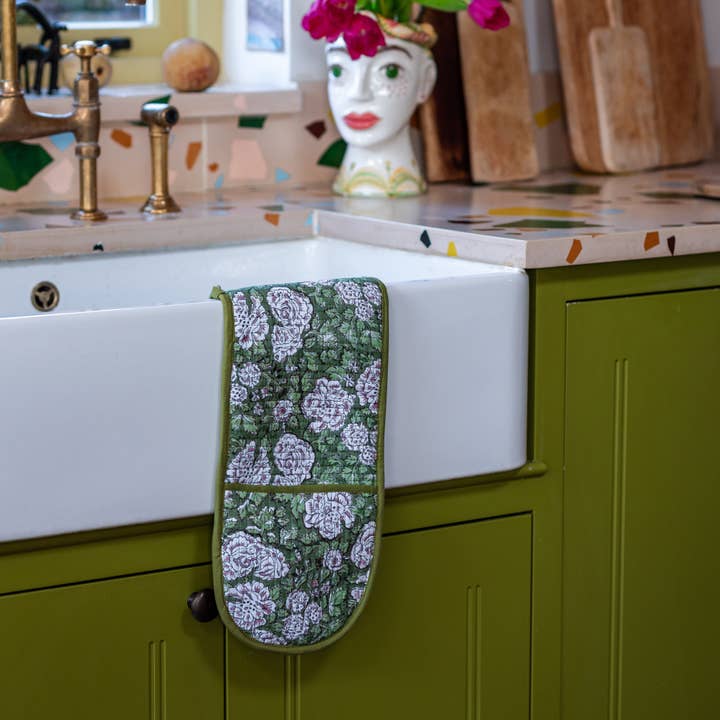 Constance & Denny – wholesale Oven mitt/pot holder – NEW IN BLOOM GREEN oven gloves