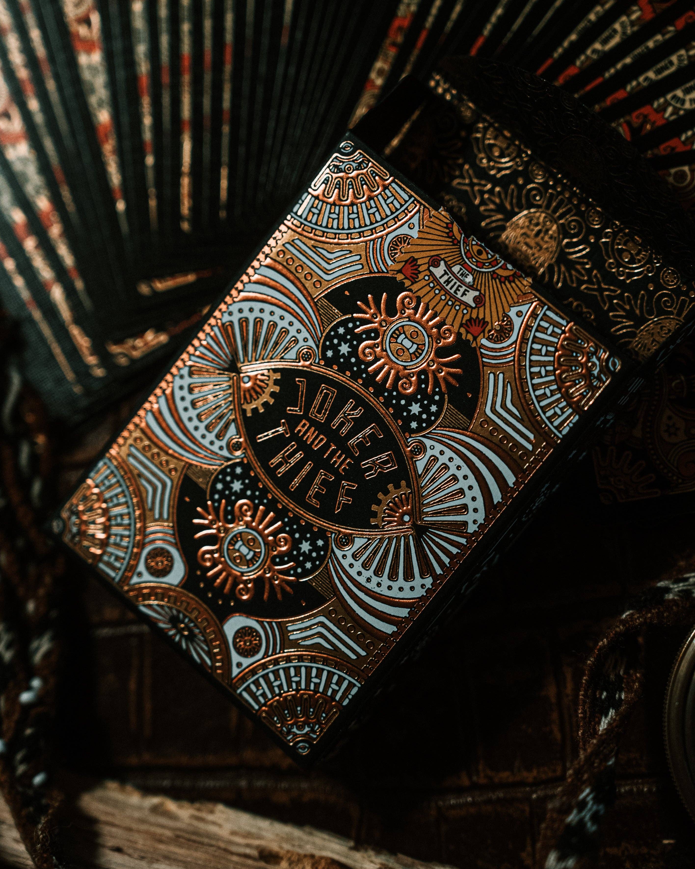 Joker and the Thief - Venta al por mayor Baraja de cartas - Falsos Ídolos Baraja de Cartas10