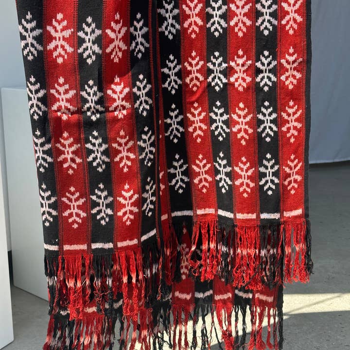 Office Objets - Wholesale Coverlet - Ikat, traditional Indonesian fabric from the island of Savu (Timor) red and black 2m25x7544