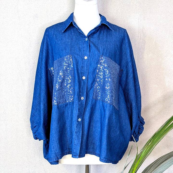 Camicia di cotone con tasca grande decorata con paillettes sottili. per la vendita all'ingrosso da parte di Tempest Designs