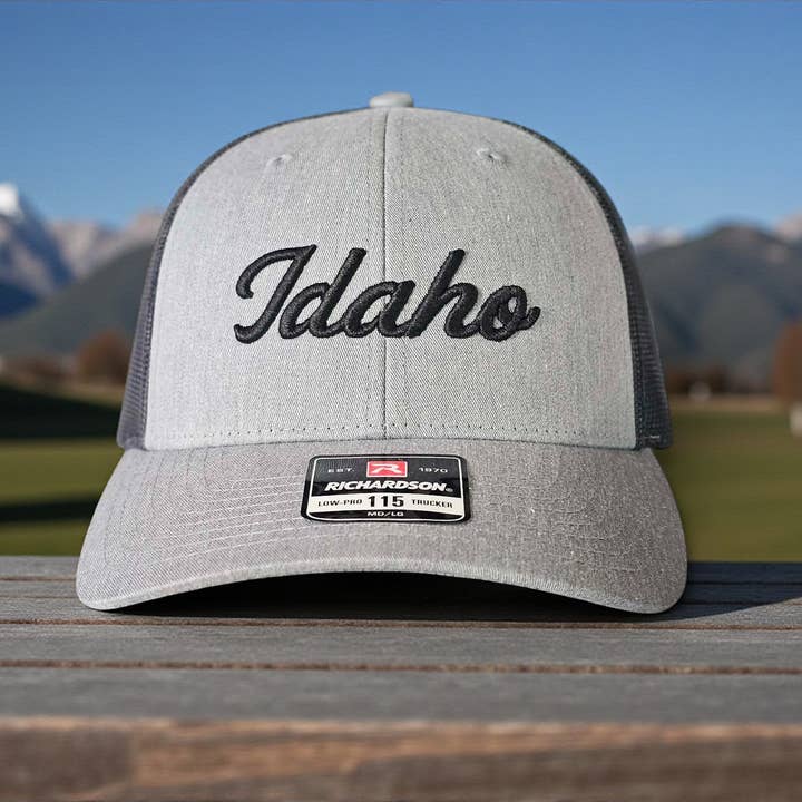 Puff Broderad State Richardson 112 Truckerkeps (anpassad) för wholesale av Mad River