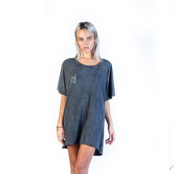 Maglietta Unisex Oversize in Pietra Nera Marmorizzata Kanji per la vendita all'ingrosso da parte di JUNGLE TRIBE