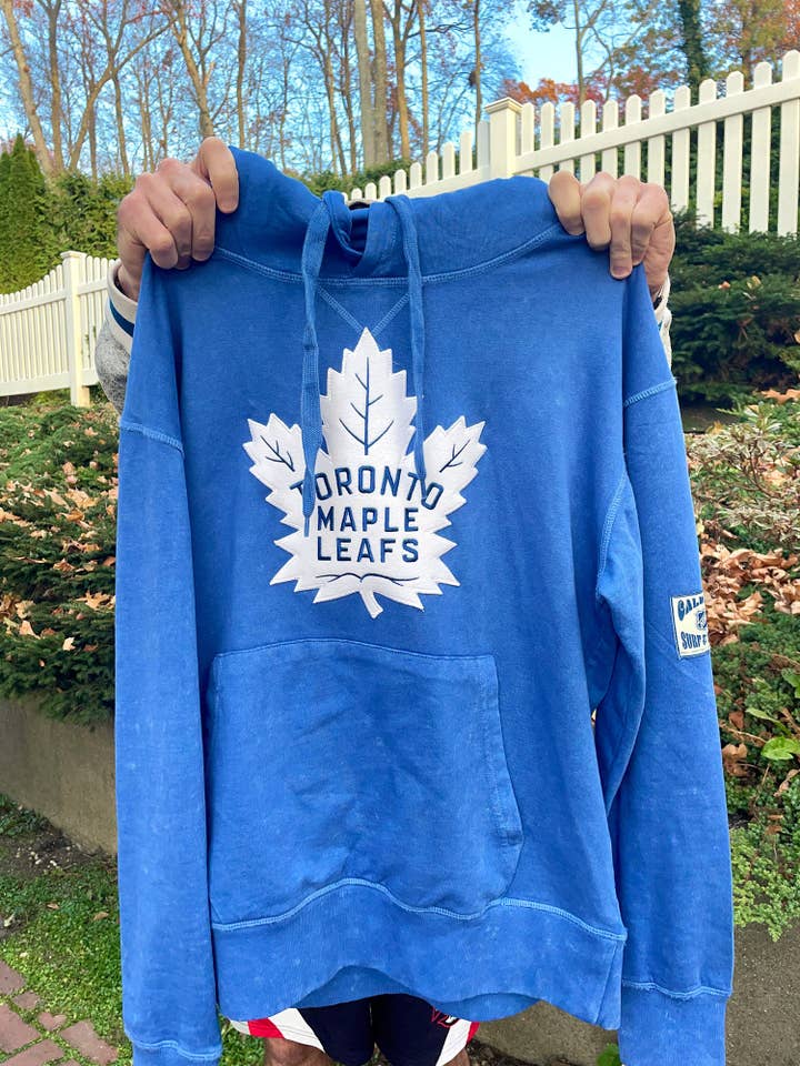 Toronto Maple Leafs Hoodie med Sydd Patch och Acid Wash för wholesale av Bench Clearers