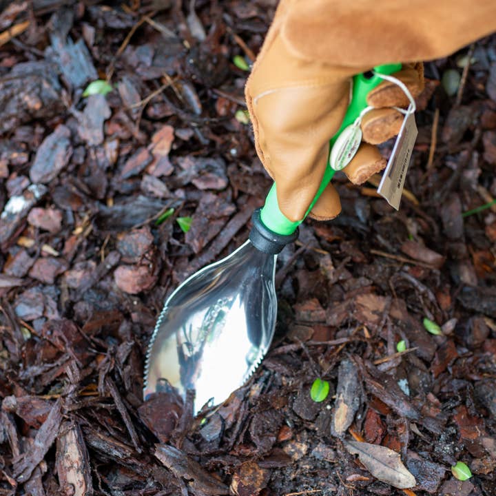 Garden Works - Wholesale Garden Tool - Soil Scoop™ - Comfort Grip - USA2