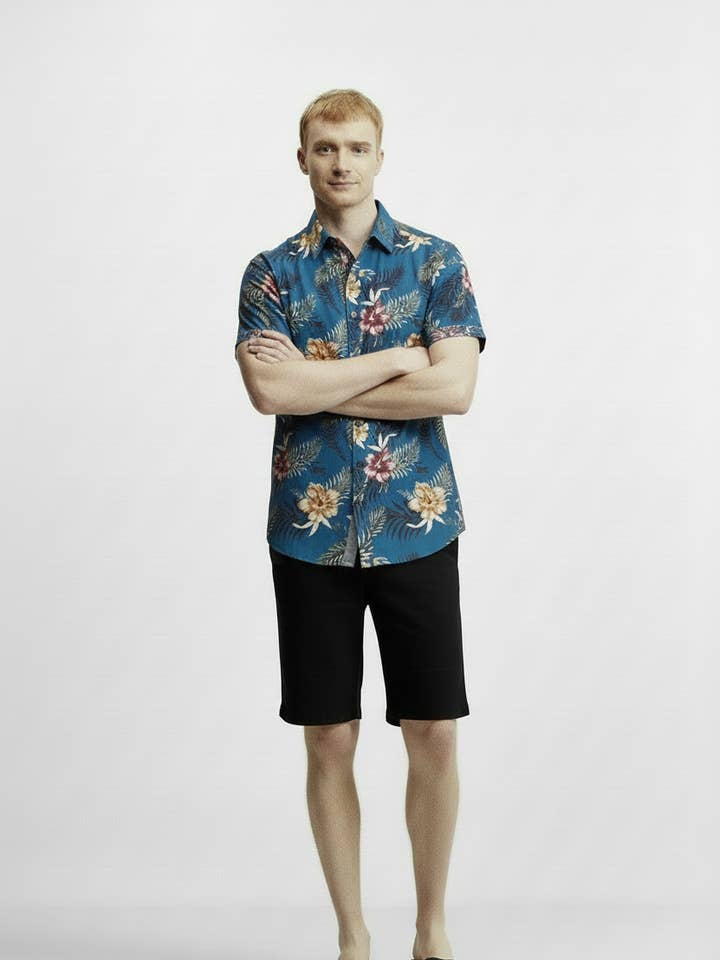 CAMICIA DA UOMO IN COTONE A MANICHE CORTE CON STAMPA FLOREALE HAWAII per la vendita all'ingrosso da parte di Hawk's Bay