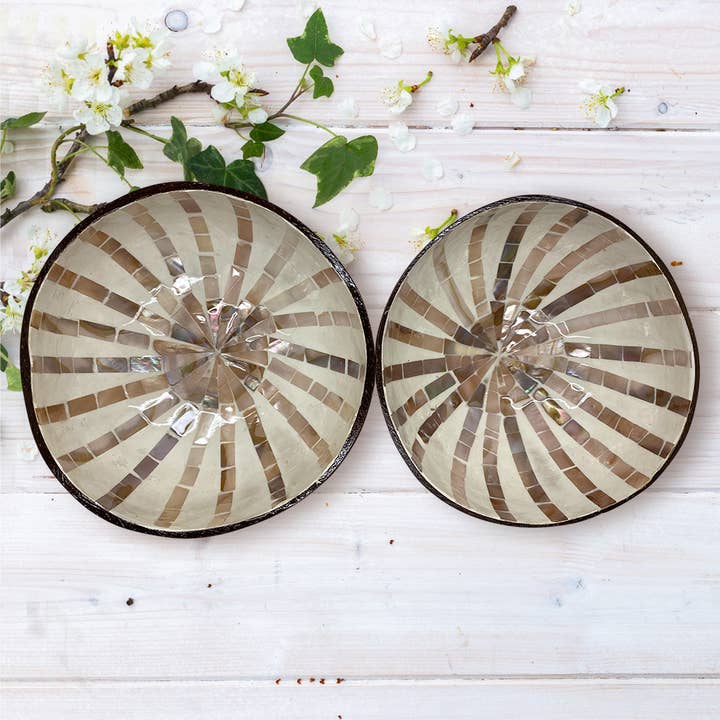 VIE - Wholesale Decorative Plate/Dish/Bowl - Hand-Painted Coconut Bowls, Lacquered, Set of 22