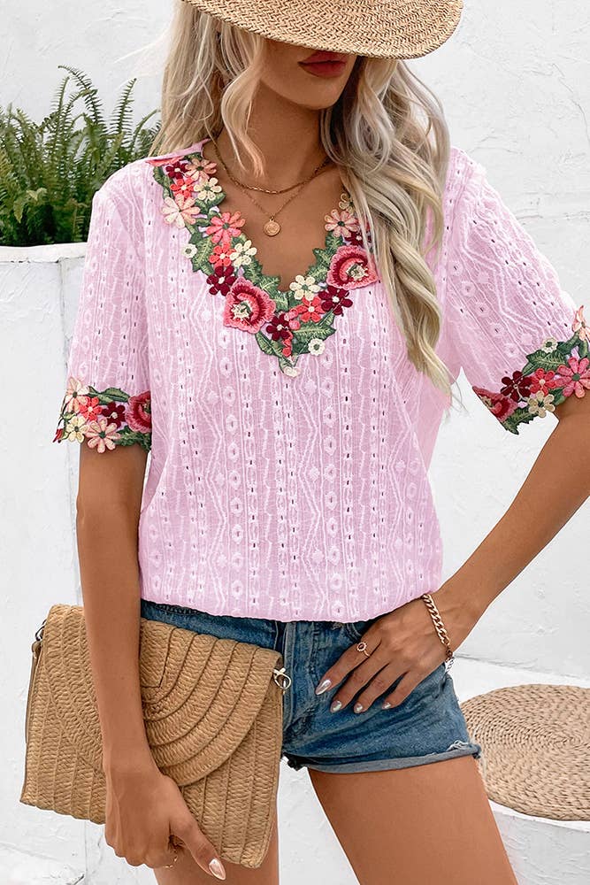UNISHE - Wholesale Blouse - Women's - Plain Eyelet V Neck Embroidery Lace Blouse YBL0786