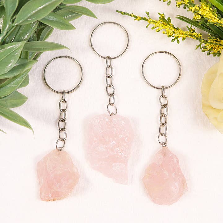 Portachiavi in quarzo rosa naturale | Portachiavi con pietre preziose per la vendita all'ingrosso da parte di Natures Artifacts Inc