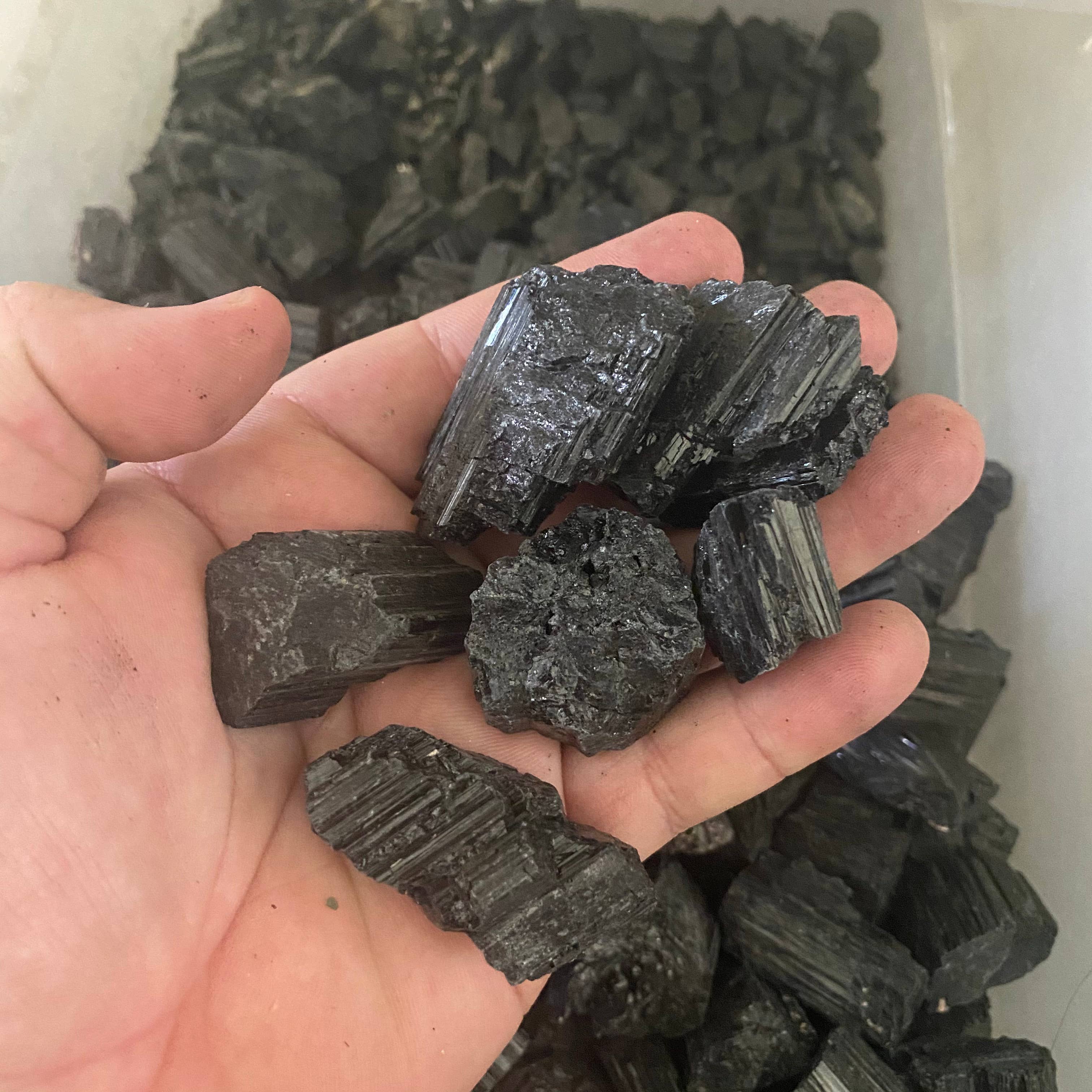 Moon Mountain Gems - Wholesale Spirituele steen/kristal - 1lb zwarte toermalijn ruw1