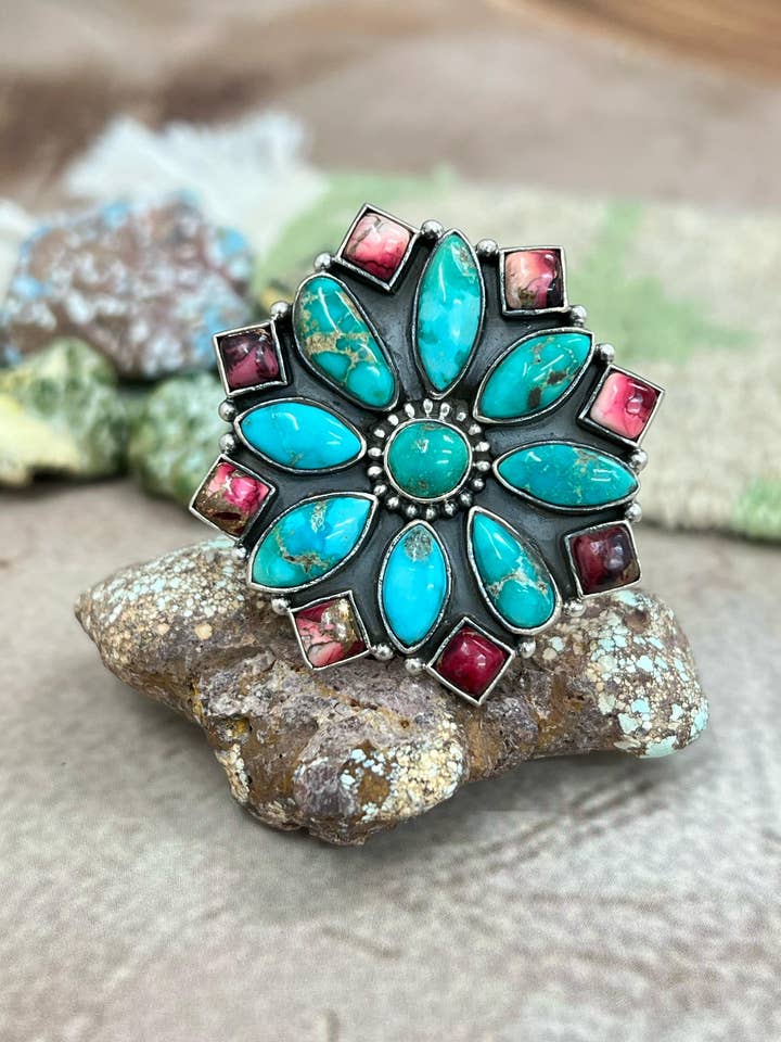 Anéis Ajustáveis em Prata Esterlina Feitos à Mão com Turquesa Emerald Valley e Rosa Dahlia com Assinatura Nizhoni por atacado de Nizhonitradersllc