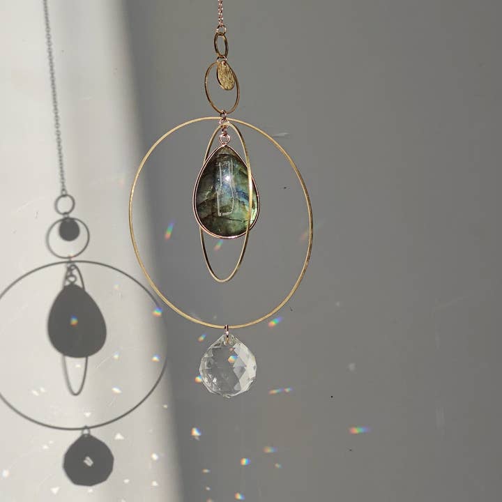 Atelier Intuitive - Wholesale Suncatcher - NOVA • Brass suncatcher, crystal and flash Labradorite1