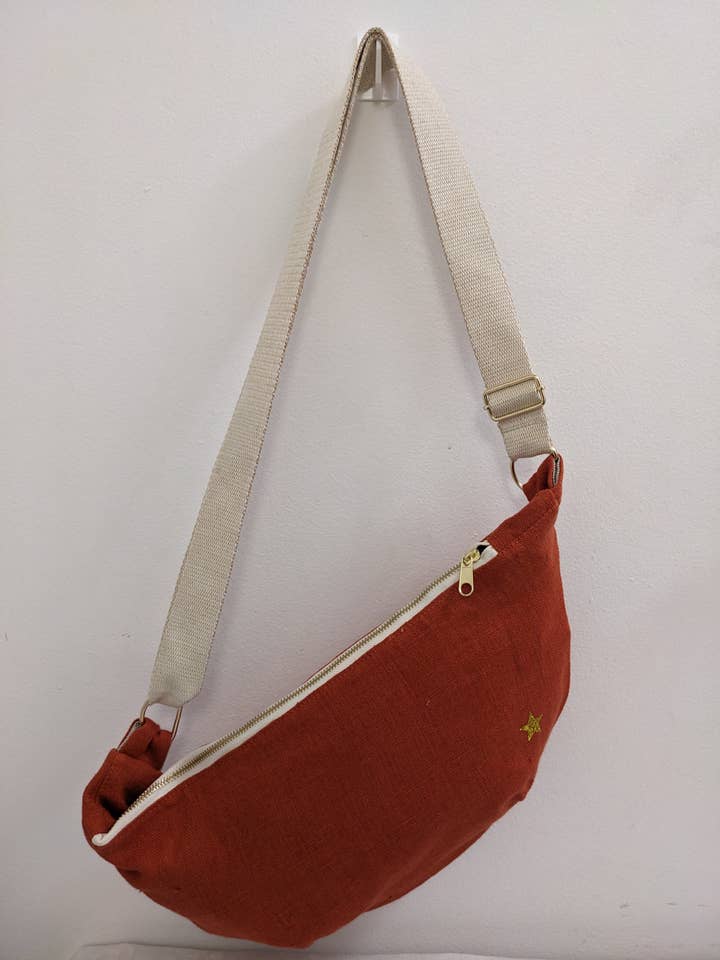 Banana shoulder strap for wholesale by Atelier De La Varangue