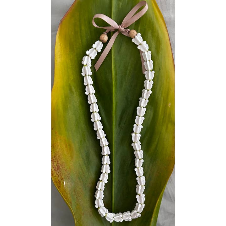 Cali Kai Hawaii - Wholesale Beaded/Pearl Necklace - White Crown Flower Lei, Clay