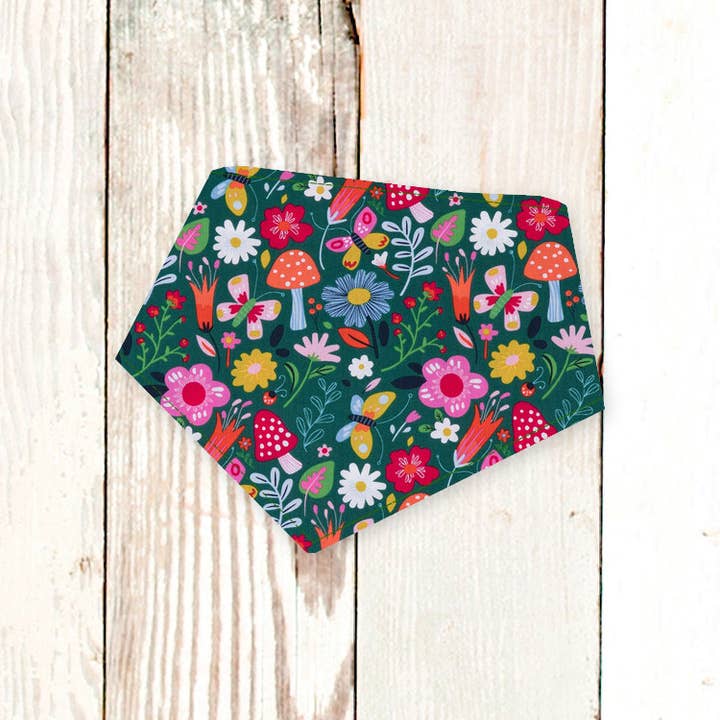 Bandana pour chien Whimsy (à clipser, réglable, 3 tailles disponibles) pour la vente par BibbyBubby