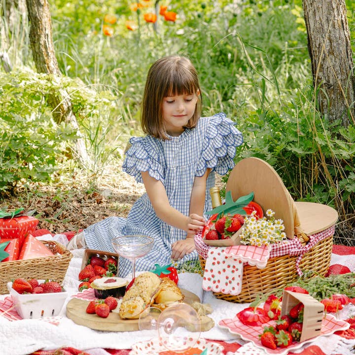 My Mind’s Eye - Wholesale Disposable napkin - STW1139 - Strawberries Dinner Napkin2