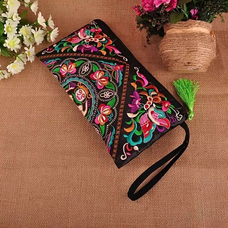 Magnifique Hearts - Vente Pochette – femme - Grande pochette zippée brodée pour femme - porte-monnaie et étui téléphone9