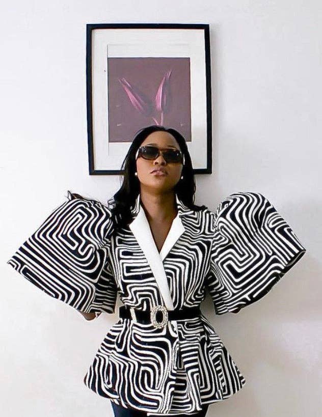 Eloli - Wholesale Blouse - Women's - Miss Kabuki - Exaggerated Sleeve Blouse (Black)2