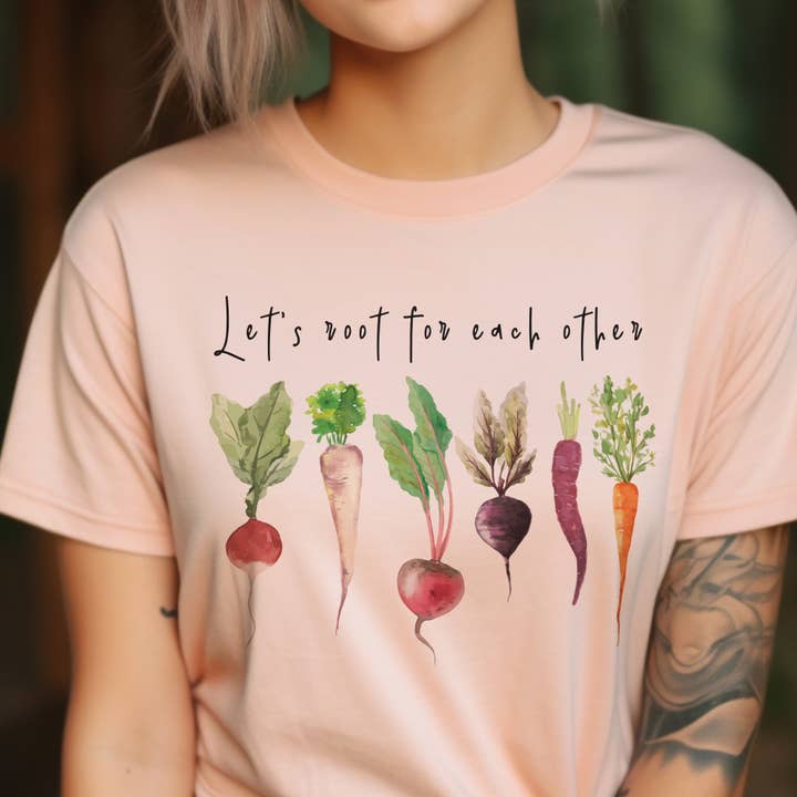 Par.tees by Party On! - Vendita all'ingrosso Maglietta serigrafata - Donna - Maglietta grafica con verdure del mercato degli agricoltori Let's Root Gardening1