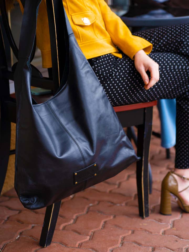 Knot Læder Skuldertaske (Sort) for engroshandel hos Risa Vancouver