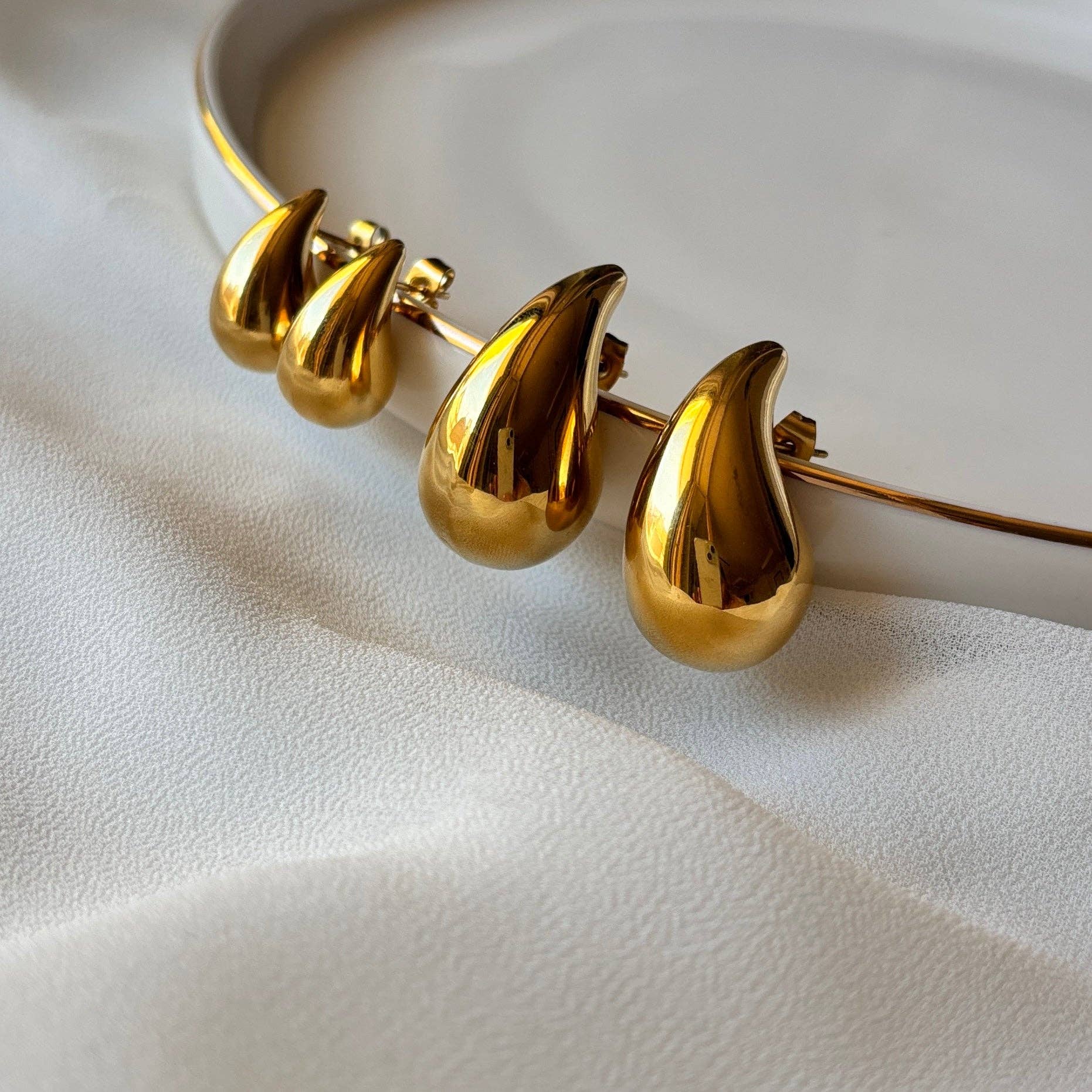 DUESTELLE ITALIA - Wholesale Hoop Earrings - Goccia Bold - Gold Earrings6