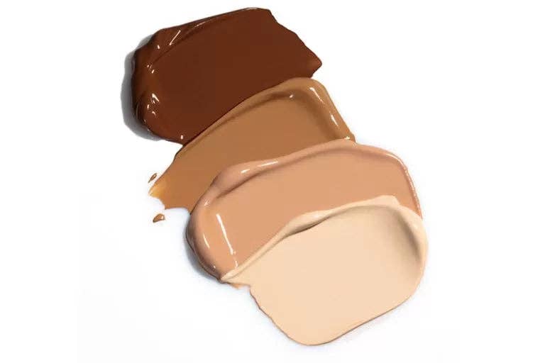 PLS COSMETICS – Großhandel Foundations – Vegane „Second Skin“ Foundation – mattierend, für Mischhaut7