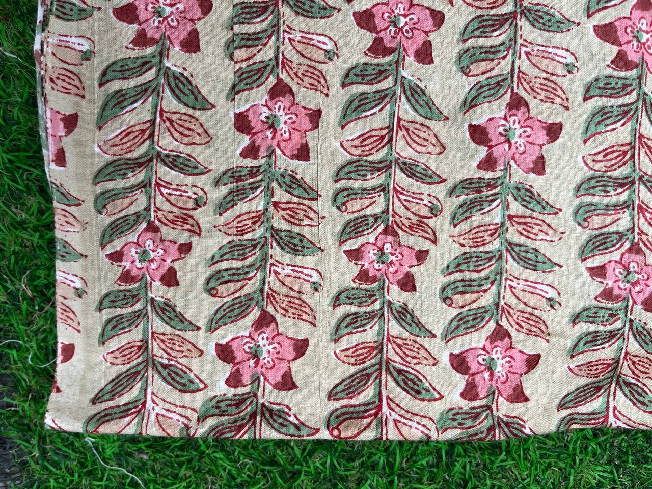 GYPSY STUDIO – Großhandel Textilfarbe – Schöner Baumwollstoff mit Blumenmuster für Kleider und Vorhänge0