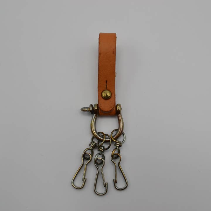 "KEEP NATURAL" - KEYCHAIN FULL GRAIN VEG. TANNED LEATHER for wholesale by MAGIKFLEX