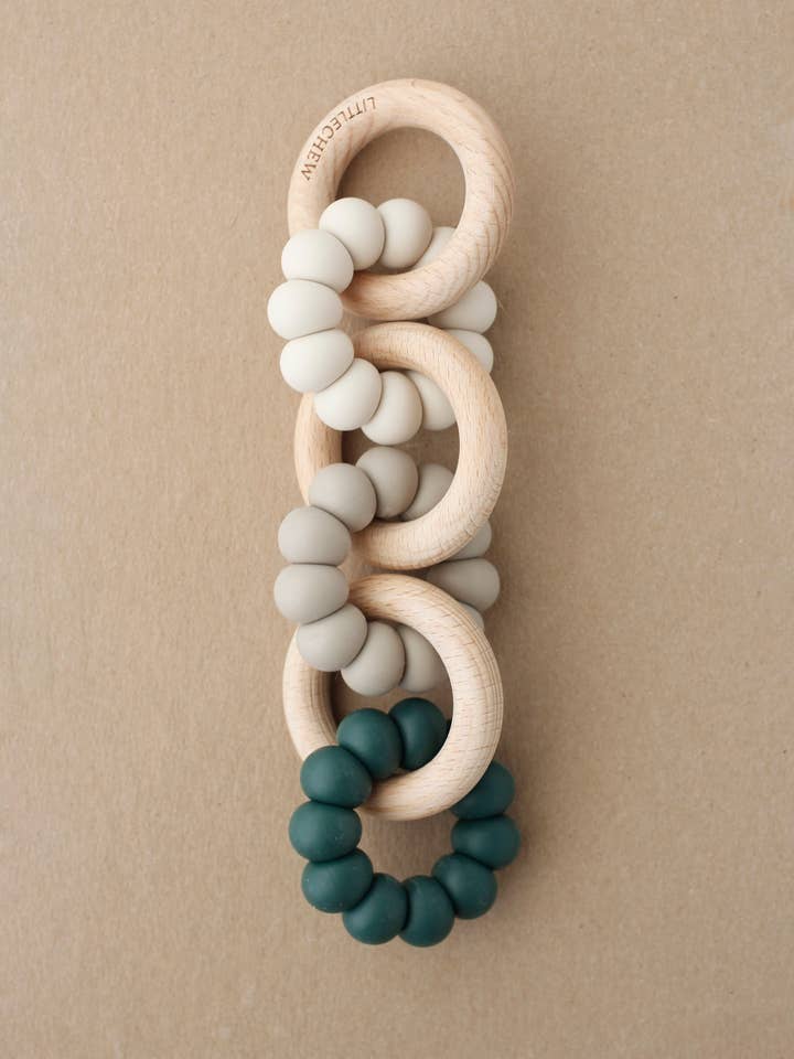 Jouet pour siège auto - Forest pour la vente par Little Chew