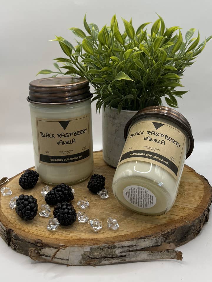 12oz Soja Glasljus - Träveke som Sprakar för wholesale av Highlands Soy Candle Co.