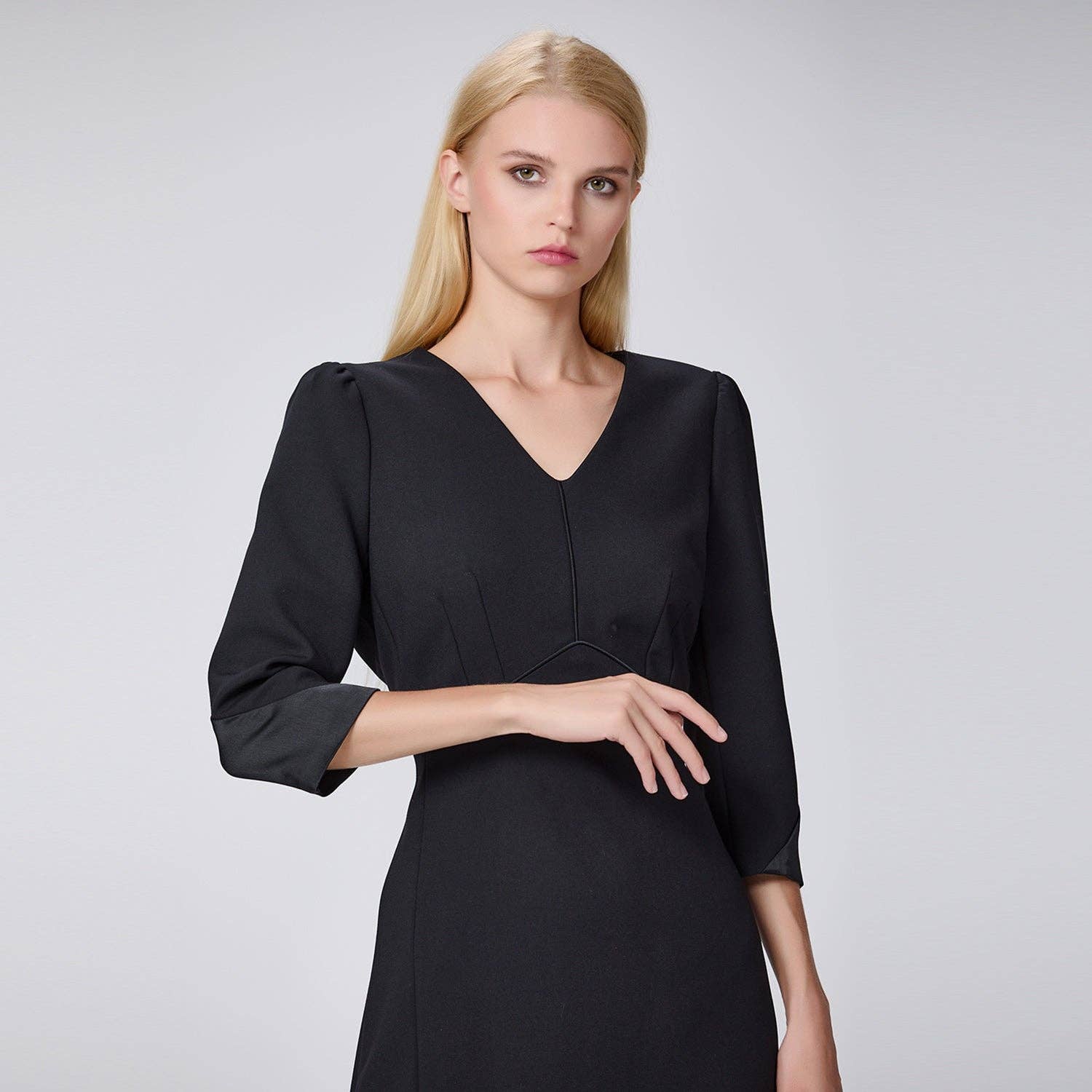 Smart and Joy - Wholesale Dress - Women's - Fitted dress with V-neckline7