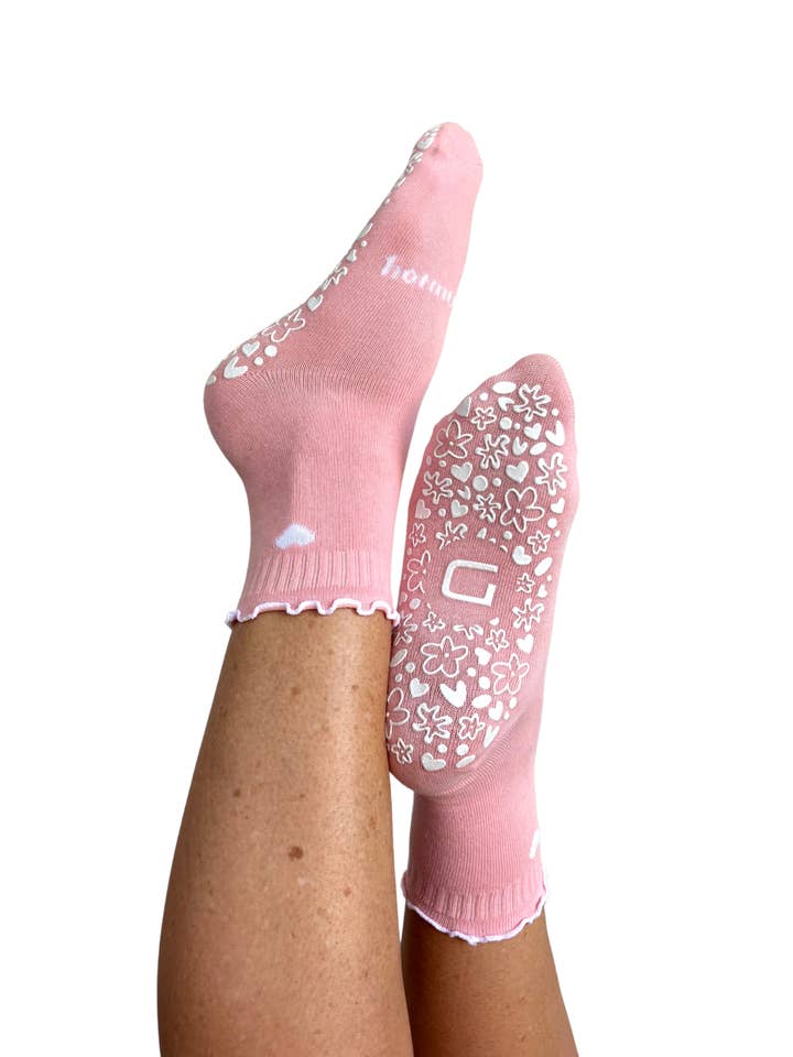 GSOXS - Wholesale Socks – Women's - 'Hot Mums Do Pilates' Frill Crew Grip Socks