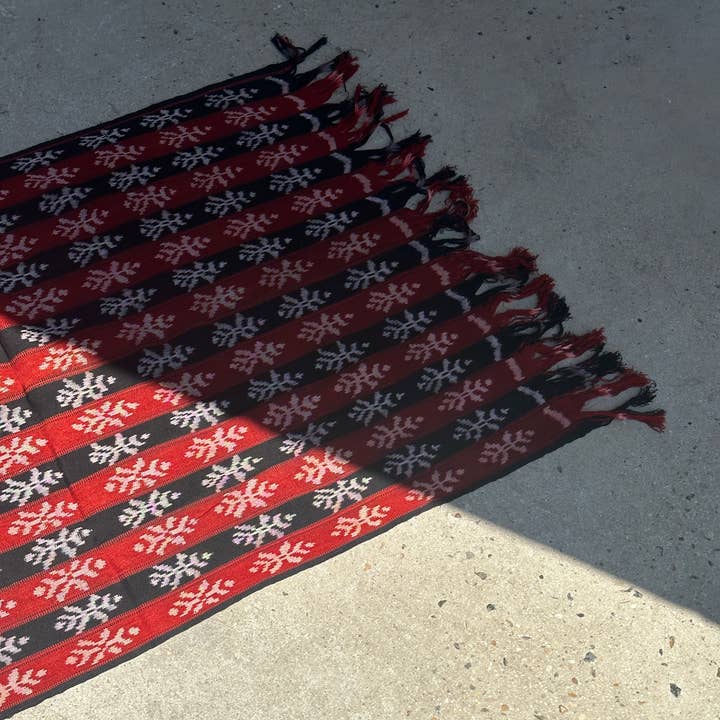 Office Objets - Wholesale Coverlet - Ikat, traditional Indonesian fabric from the island of Savu (Timor) red and black 2m25x7528
