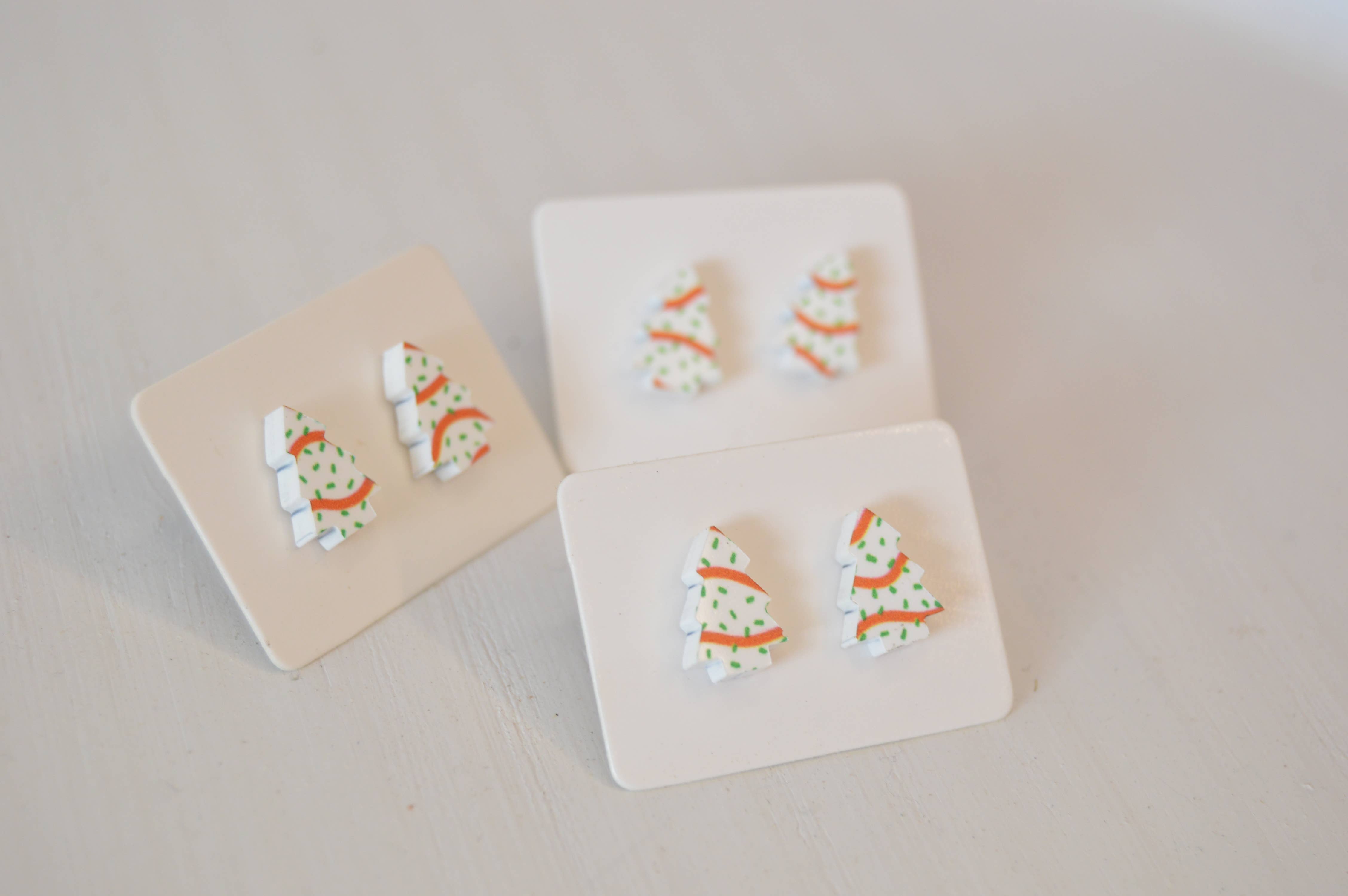 The Adorned Fox – Großhandel Ohrstecker – Ohrstecker für Weihnachtsbaumkuchen, Acrylohrringe,1